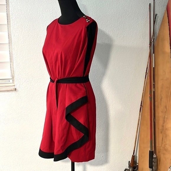 ❤️ Esley, BodyCon Dress with Cape-Draped Over-Lay, Lovely Red, EUC, Size Large - Picture 3 of 11